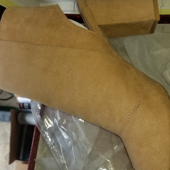 Womens Tan suede bootie - Picture 3 of 4